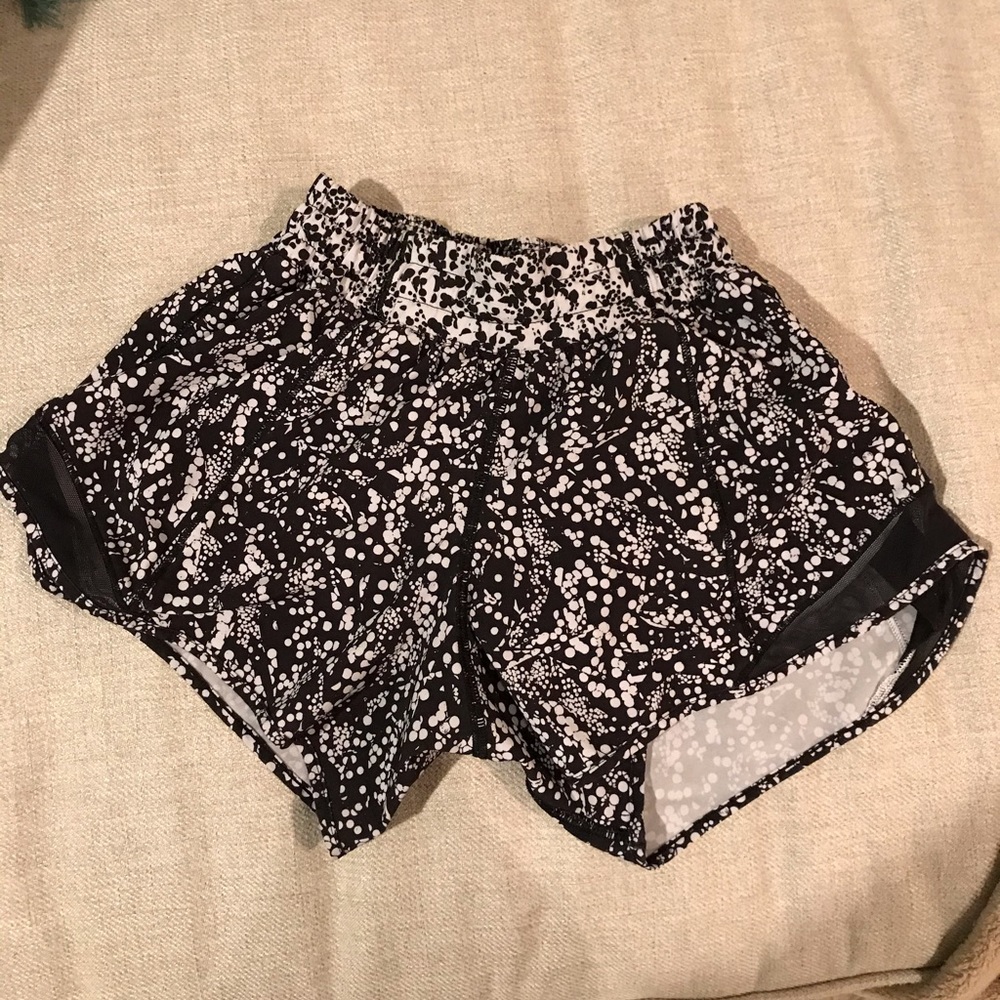 Lululemon Hottie Hot shorts